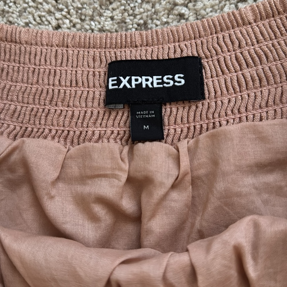NWOT Express Ruffle Mini Skirt - Picture 3 of 3